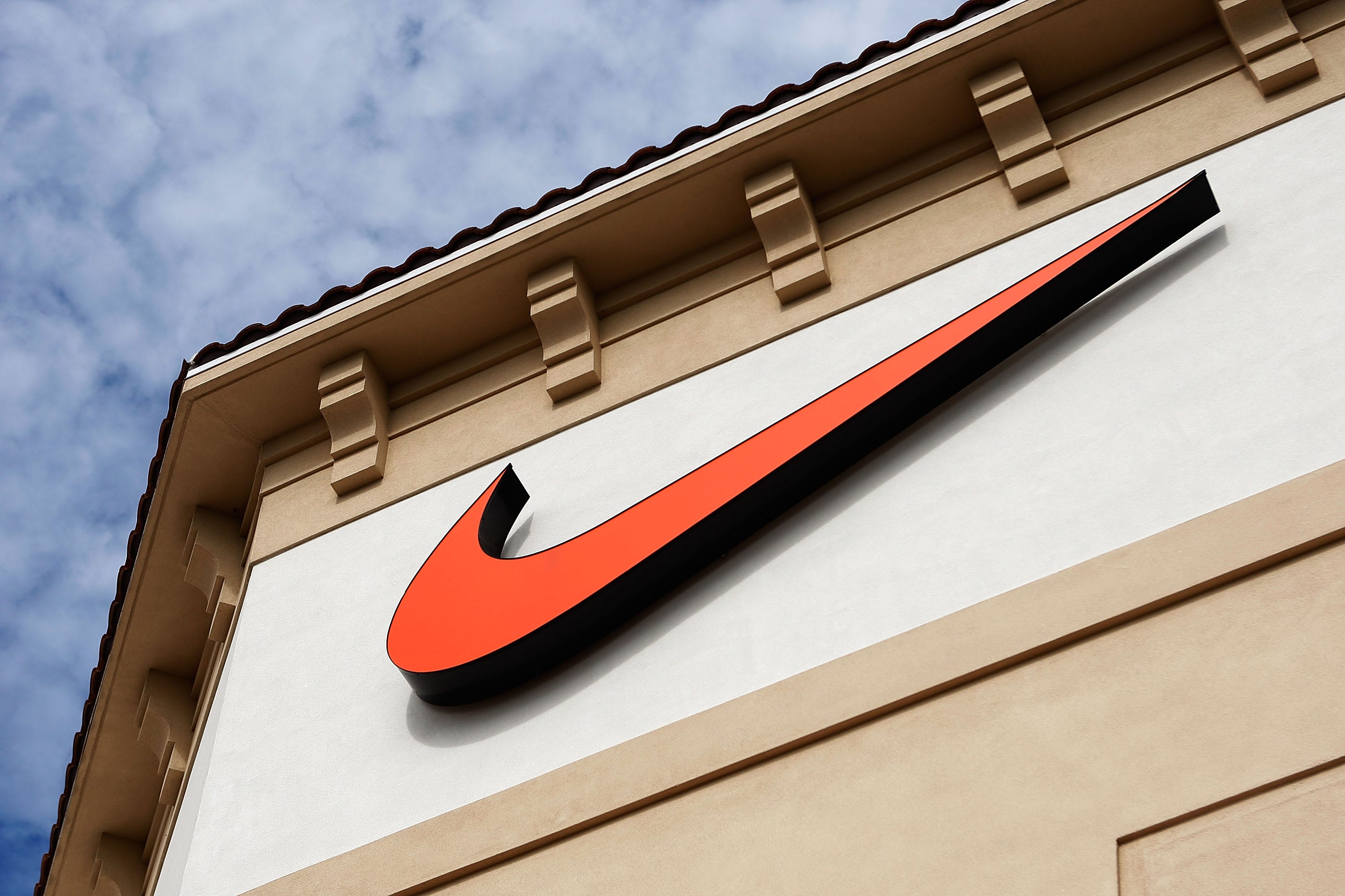 nike store closing